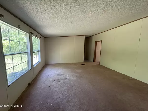 Roanoke Rapids, NC 27870,421 S Zoo RD