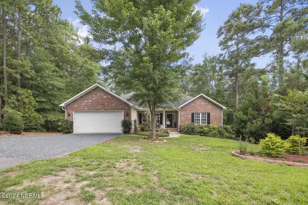 175 New Bedford CIR, Pinehurst, NC 28374