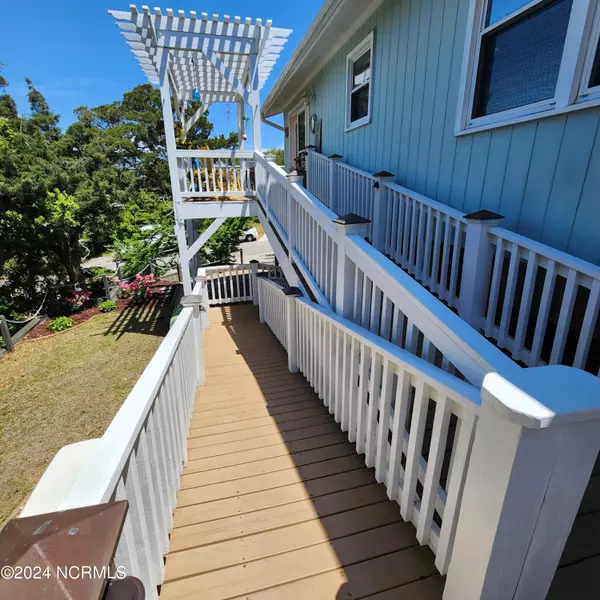 Emerald Isle, NC 28594,5001 Bogue Sound Drive