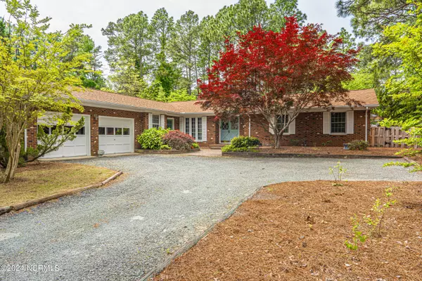 135 Pine Ridge DR, Whispering Pines, NC 28327