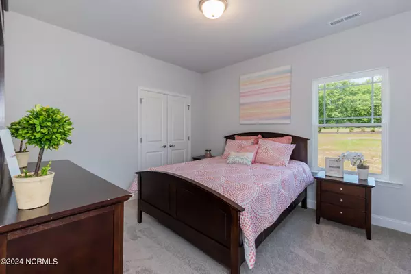 Swansboro, NC 28584,400 Red Drum WAY W