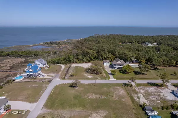 Harkers Island, NC 28531,130 East DR