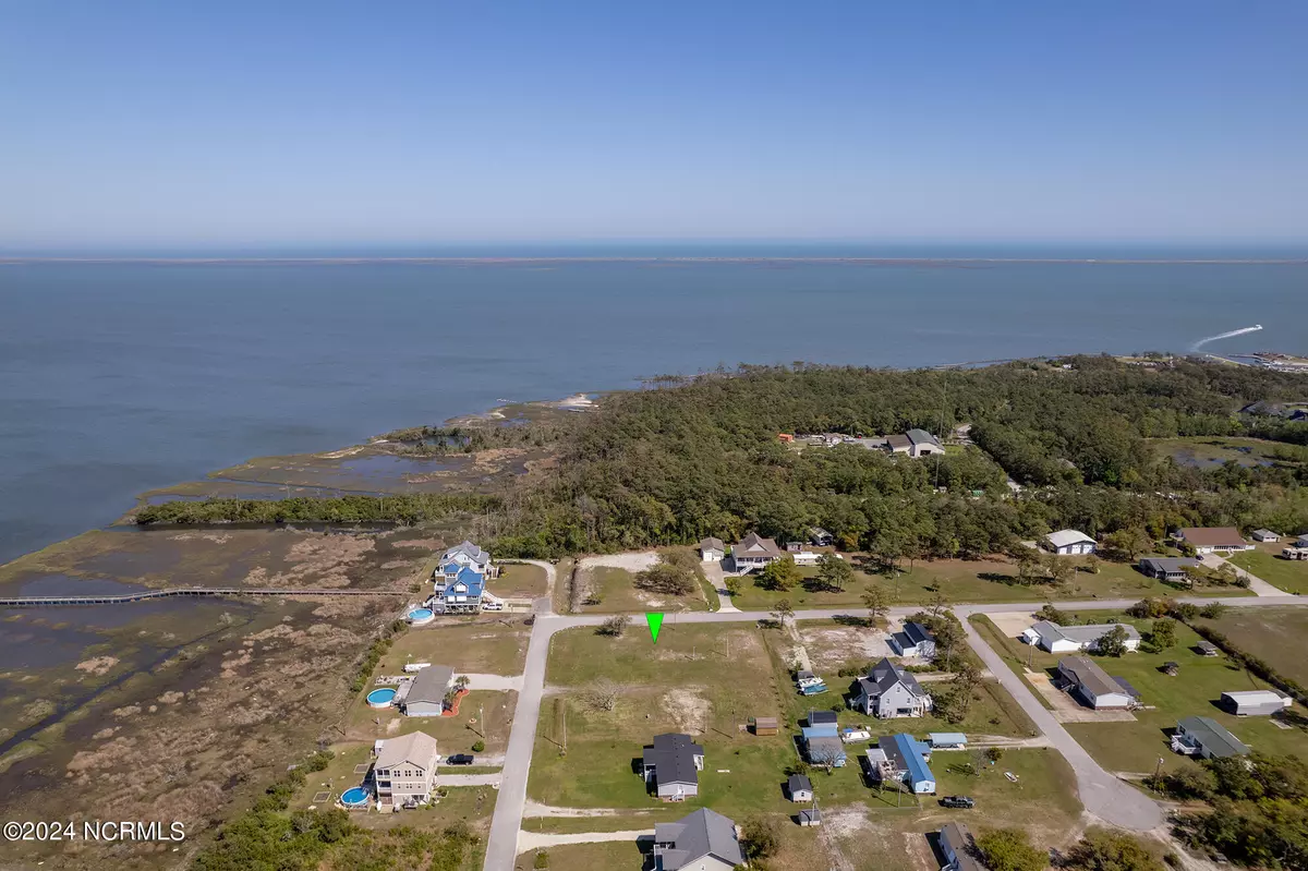 Harkers Island, NC 28531,130 East DR