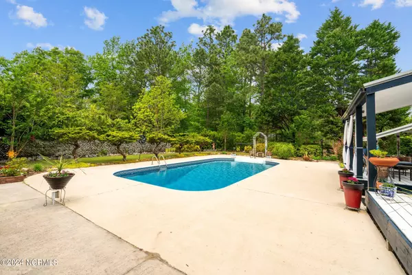 West End, NC 27376,130 Edgewater DR