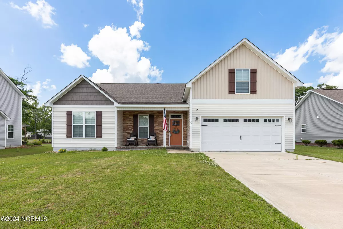 Jacksonville, NC 28540,231 Holly Grove CT E
