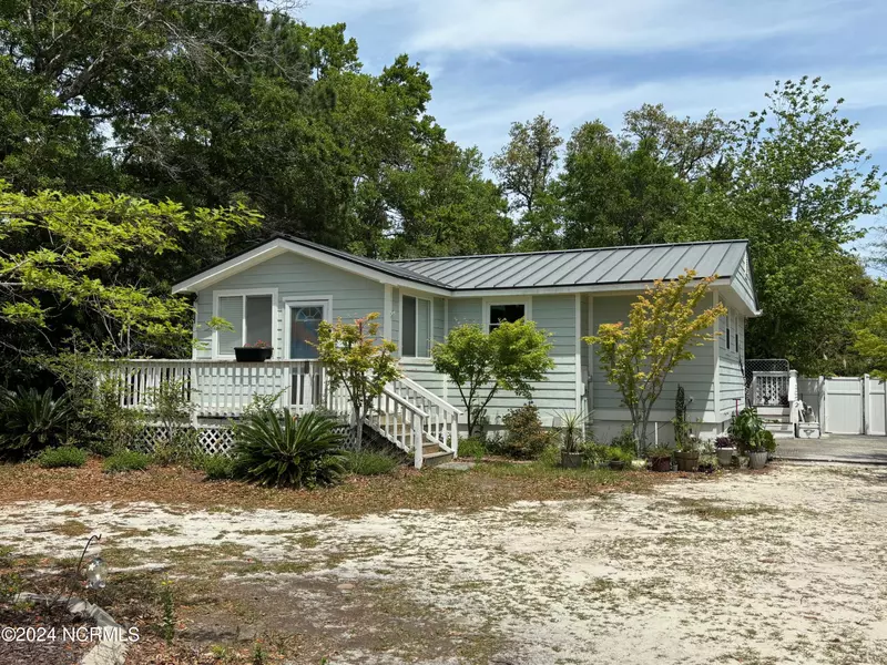 114 Stuart AVE, Southport, NC 28461