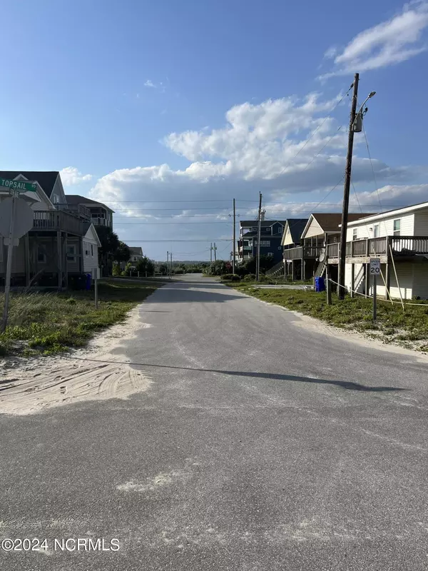 North Topsail Beach, NC 28460,8304 5th AVE