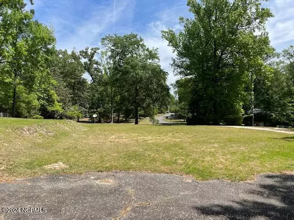 Elizabethtown, NC 28337,305 Woodland DR