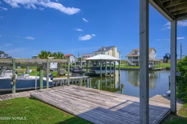 North Topsail Beach, NC 28460,306 Marina WAY