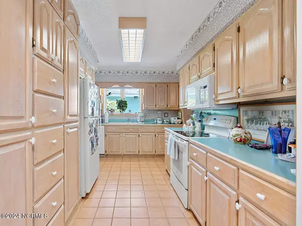 Sunset Beach, NC 28468,729 Fairway DR E