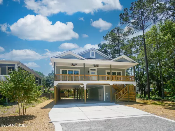 160 NE 3rd Street, Oak Island, NC 28465