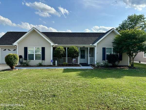 205 W Harnett ST,  Benson,  NC 27504