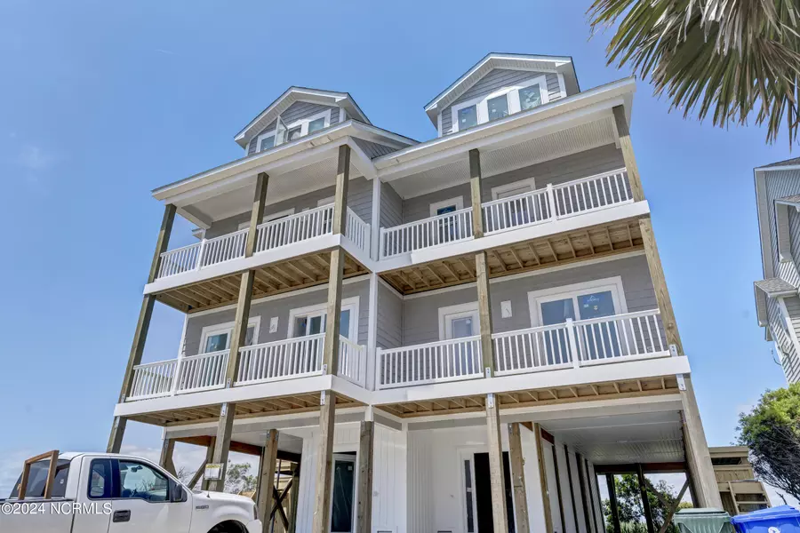 130 Sea Oaks CT, North Topsail Beach, NC 28460