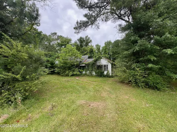 1242 Nc Highway 53, Burgaw, NC 28425