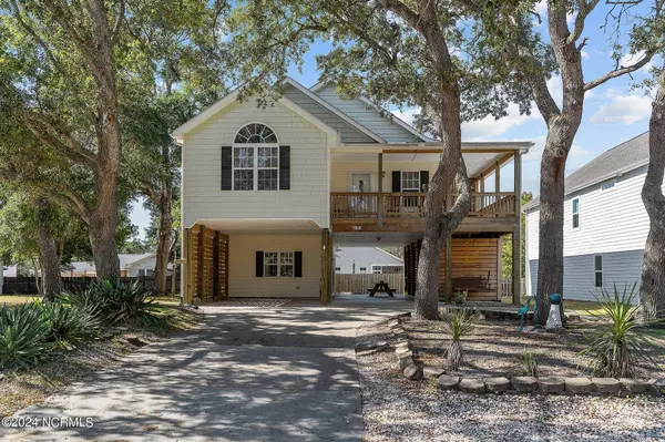 155 NE 33rd ST, Oak Island, NC 28465