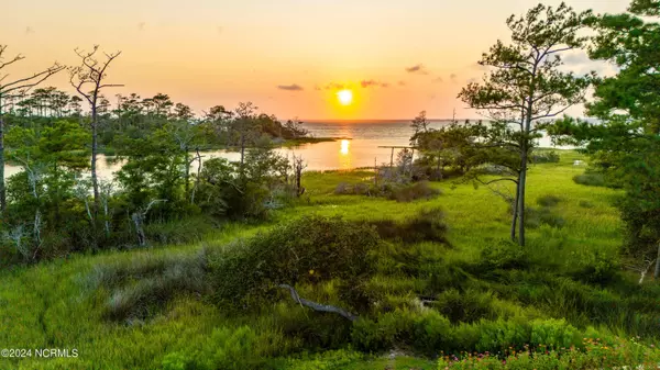 Pine Knoll Shores, NC 28512,5 West CT