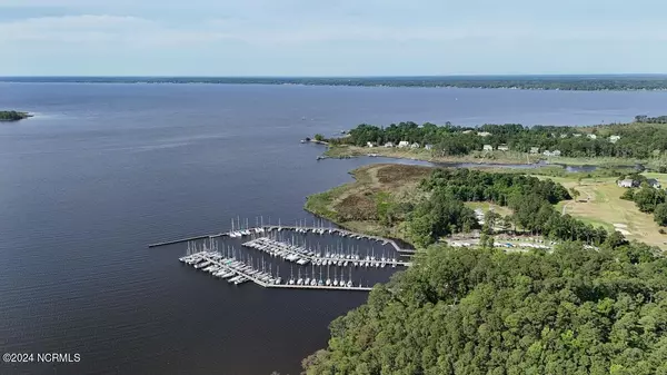 New Bern, NC 28560,1111 Harbour Pointe DR