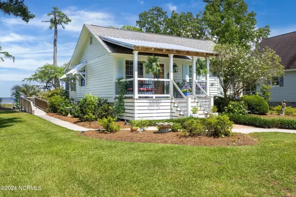 Lake Waccamaw, NC 28450,4357 Waccamaw Shores RD