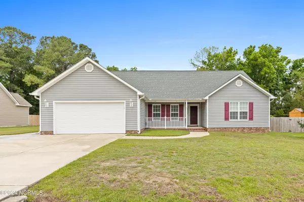 111 Walnut Hills Drive, Richlands, NC 28574