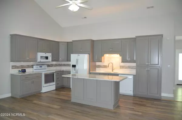 Nashville, NC 27856,899 Kelly DR