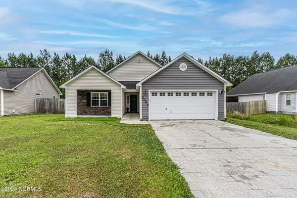 2002 W Wt Whitehead Drive, Jacksonville, NC 28546