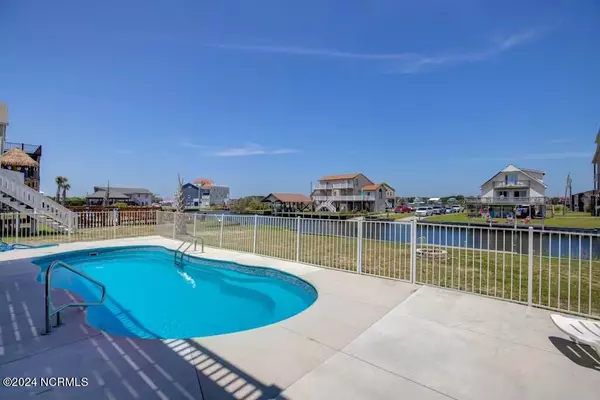 North Topsail Beach, NC 28460,1605 New River Inlet Road