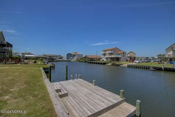 North Topsail Beach, NC 28460,1605 New River Inlet RD