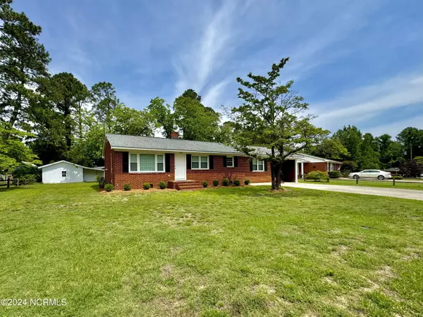 Snow Hill, NC 28580,304 Hines ST