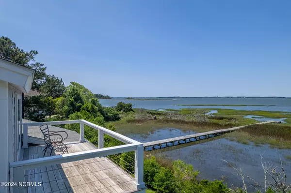 Beaufort, NC 28516,166 Heron Point RD