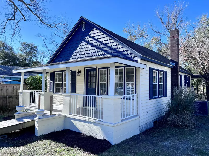 403 N Howe ST, Southport, NC 28461