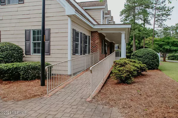 Pinehurst, NC 28374,40 Parker LN