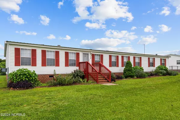 La Grange, NC 28551,109 Winding LN