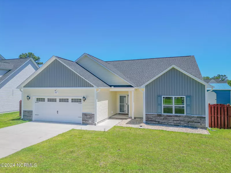 404 Wind Sail Court, Sneads Ferry, NC 28460