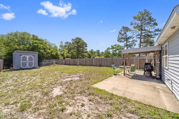 Hubert, NC 28539,210 Faison LN