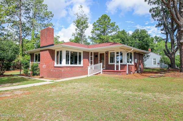 2 Madison AVE, Hamlet, NC 28345