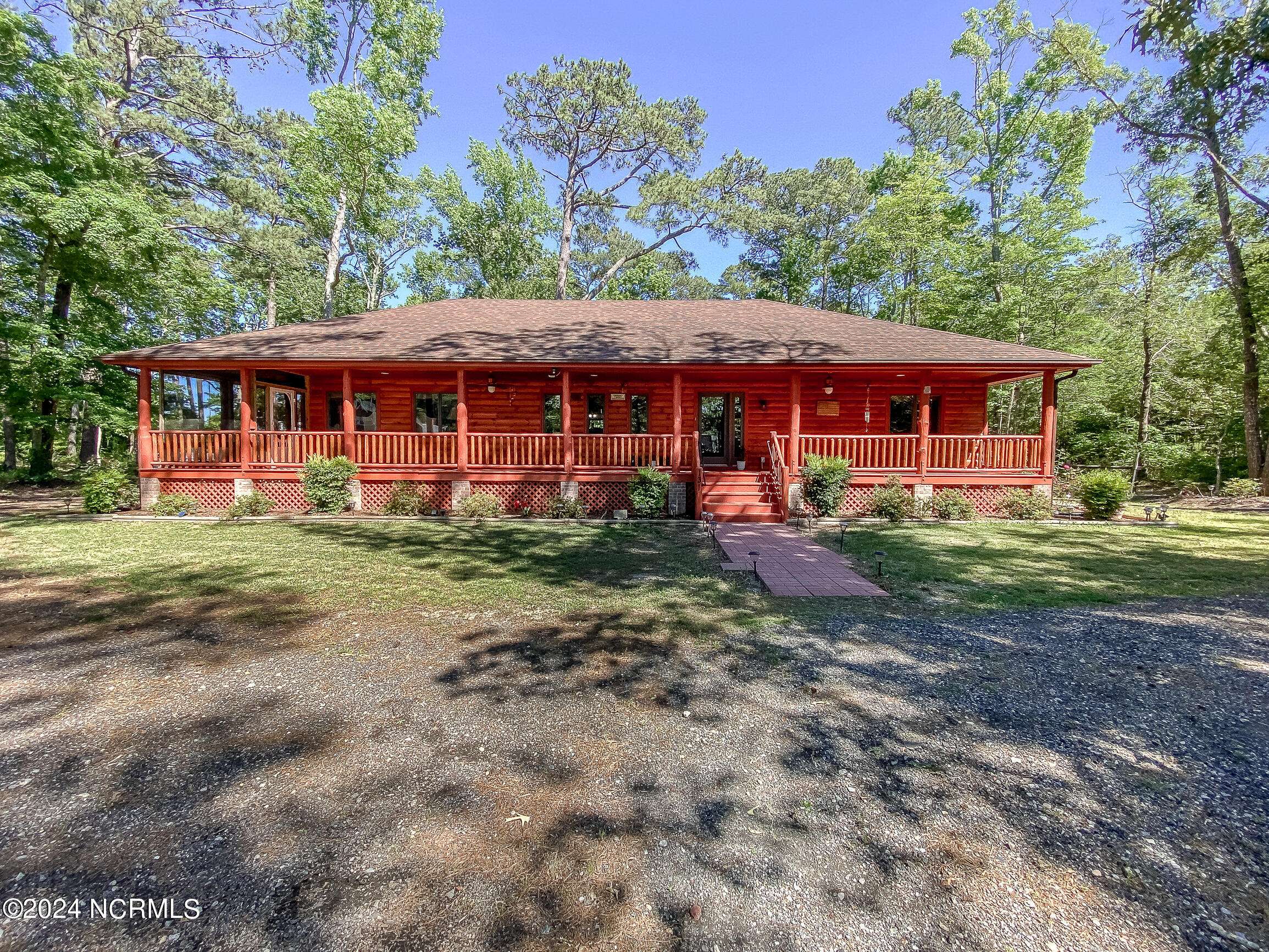 131 Tullie Jones LN, Aydlett, NC 27916