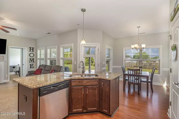 Pikeville, NC 27863,102 Clovis CT