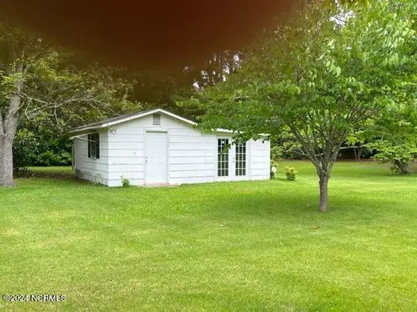 Laurinburg, NC 28352,1304 Charles DR