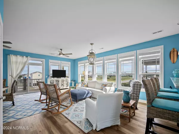 North Topsail Beach, NC 28460,2667 Island DR