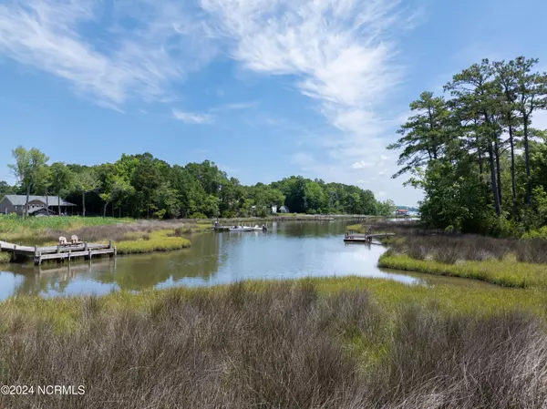 Sneads Ferry, NC 28460,331 Chadwick Shores DR