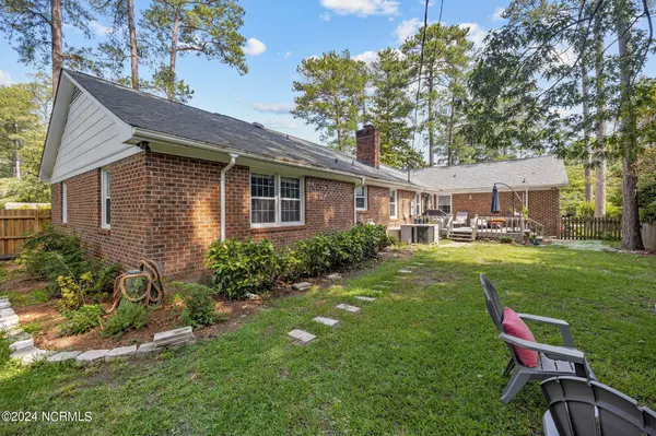 Trent Woods, NC 28562,406 Pine Crest RD