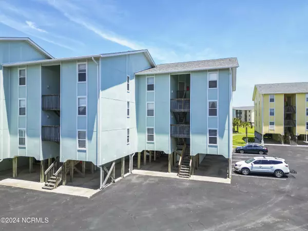 Surf City, NC 28445,918 N New River DR #321