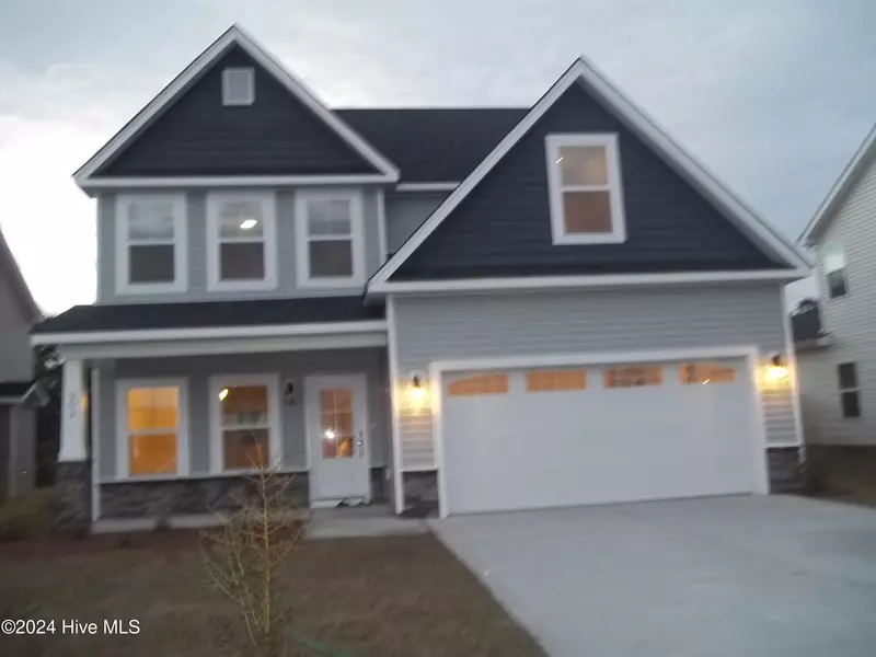 203 Balustrade Way, Hampstead, NC 28443