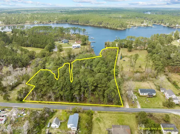 1553 Pamlico RD, Oriental, NC 28571