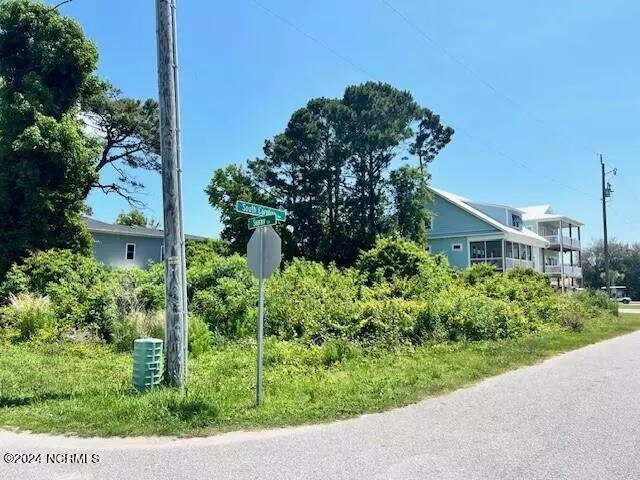 704 S Carolina AVE, Carolina Beach, NC 28428