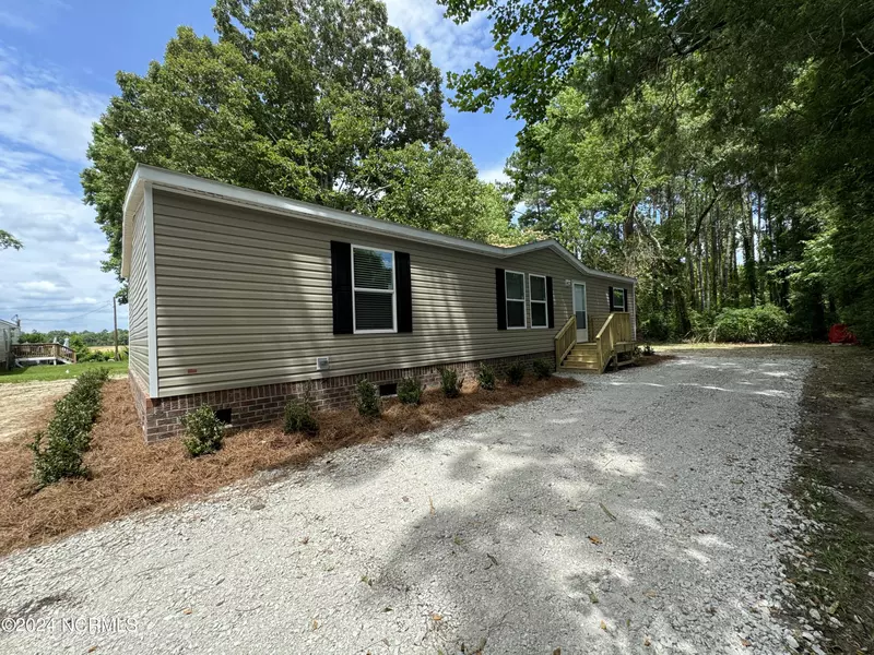 11 Castle Farms RD, Castle Hayne, NC 28429