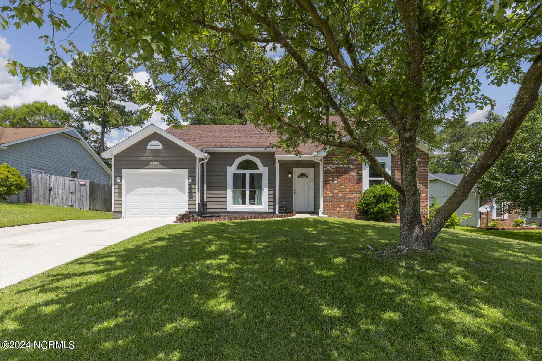 2627 Idlebrook CIR, Midway Park, NC 28544