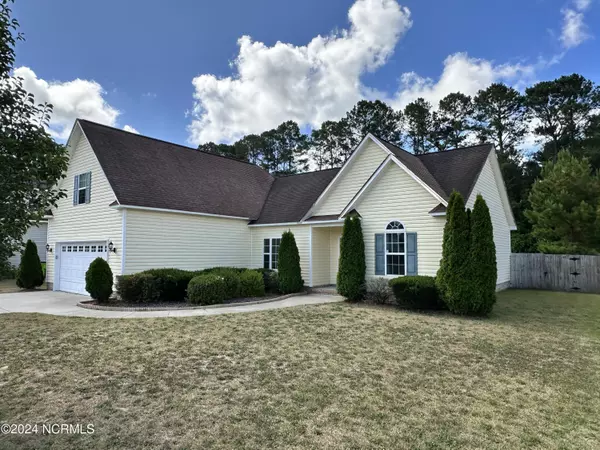 New Bern, NC 28562,207 Pecan Grove CT