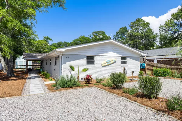 Oak Island, NC 28465,411 Mercer ST