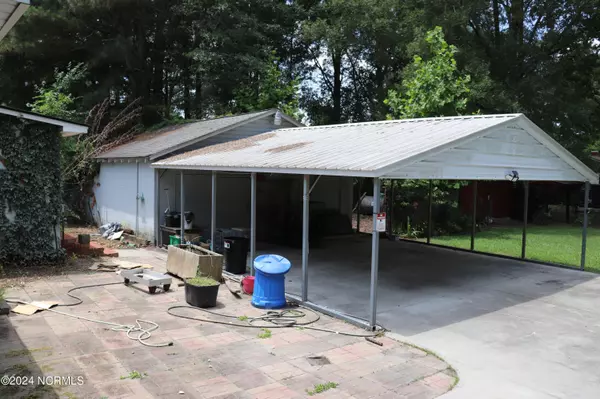 Clarkton, NC 28433,161 W Hester ST